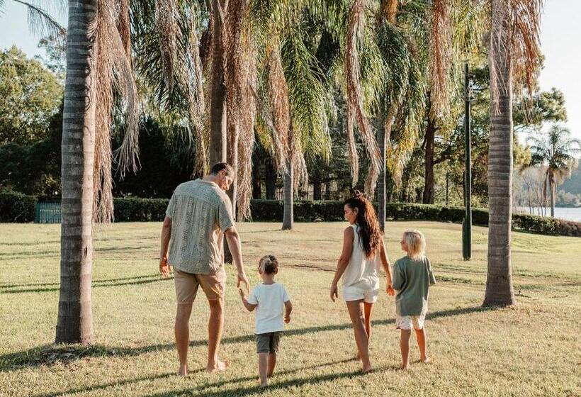 מוטל Wisemans Retreat