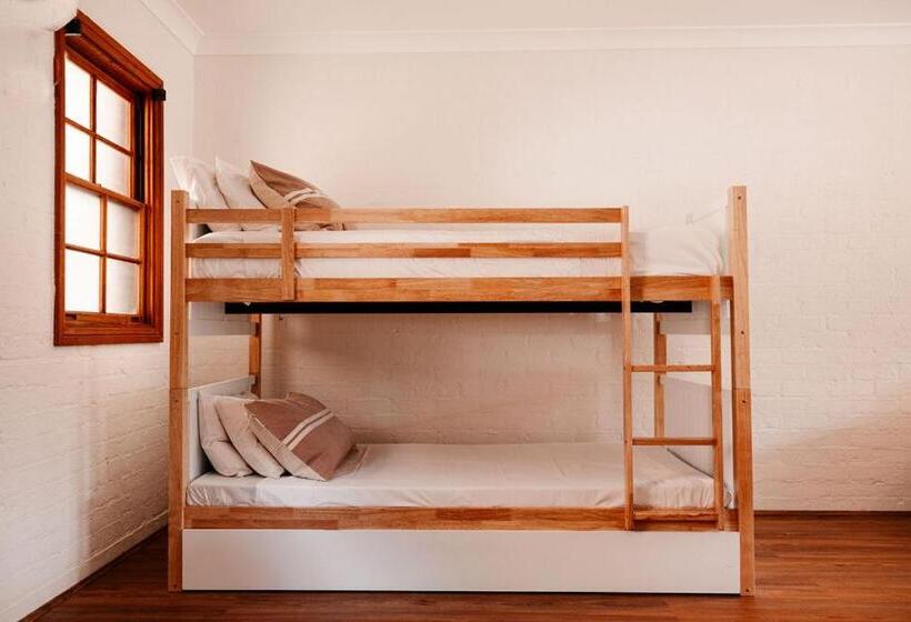 מוטל Wisemans Retreat