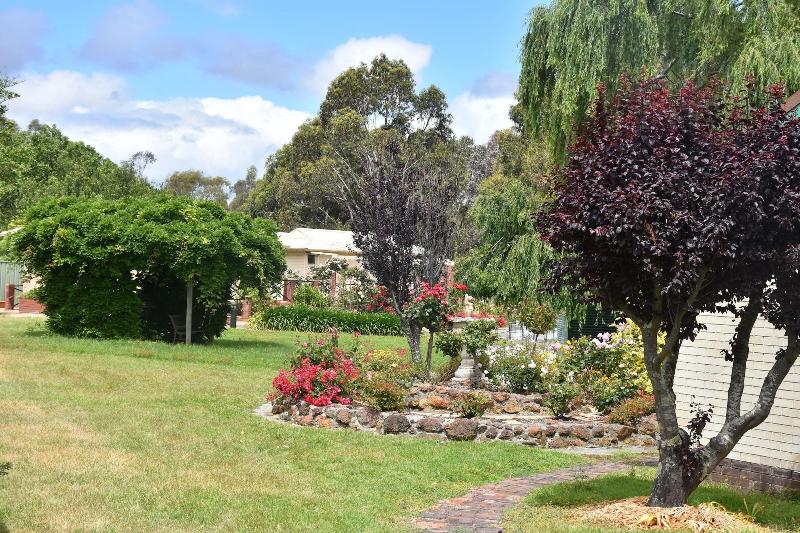 Mount Barker Valley Views Motel & Chalets, Western Australia