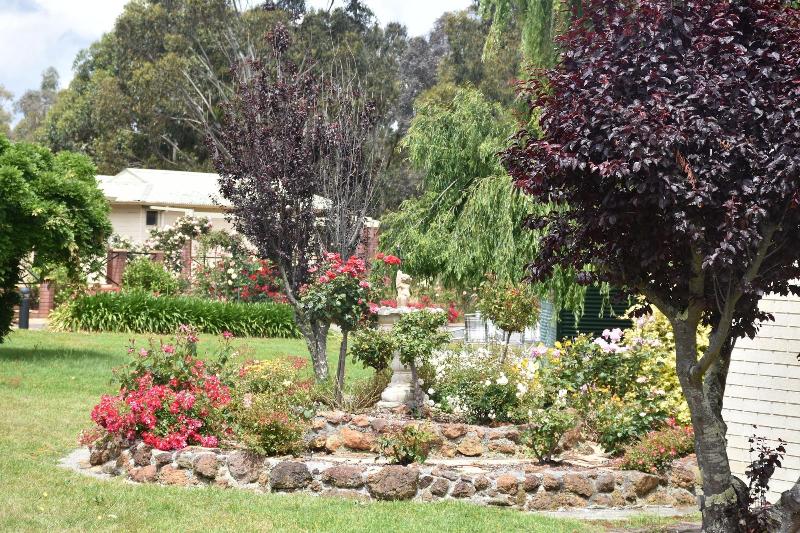 Mount Barker Valley Views Motel & Chalets, Western Australia