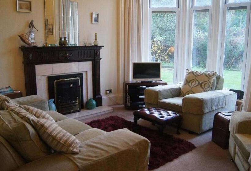 بنسيون Easter Garth Guest House