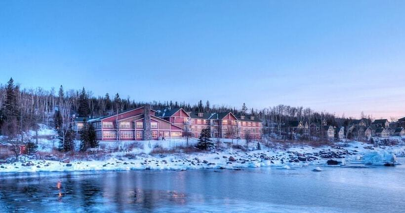 渡假胜地 Cove Point Lodge