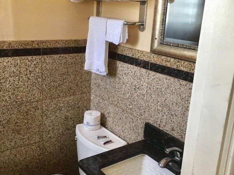 Town & Country Motel