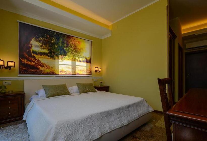 مبيت وإفطار Bella & Stella Rooms