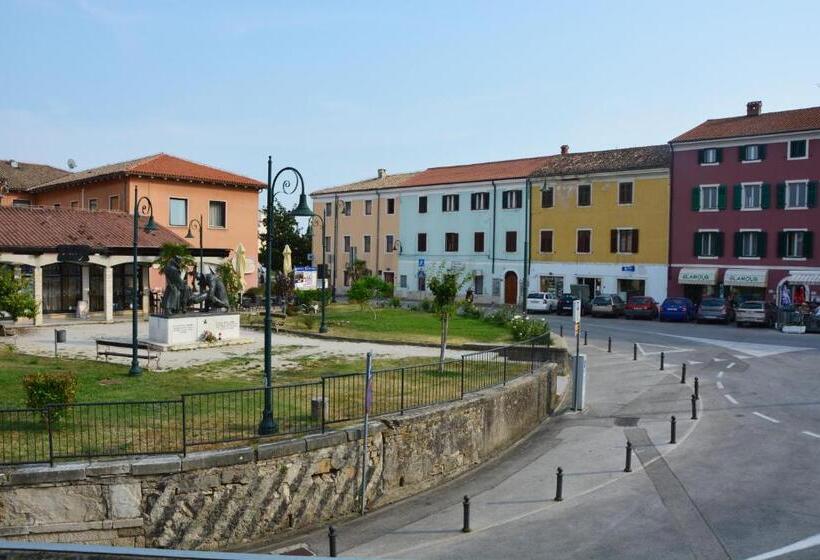 مبيت وإفطار Bella & Stella Rooms