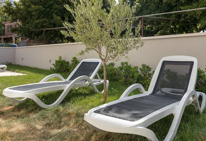 مبيت وإفطار Luxury Villa Karla