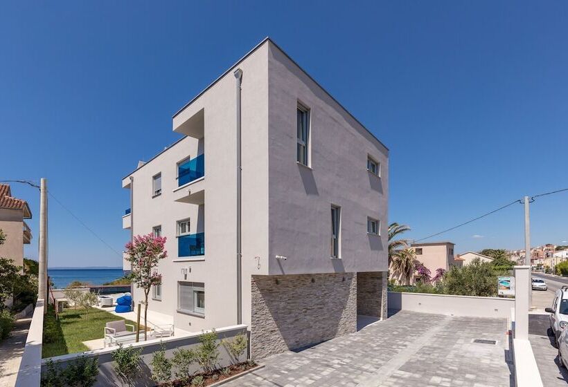 مبيت وإفطار Luxury Villa Karla