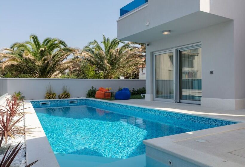 مبيت وإفطار Luxury Villa Karla