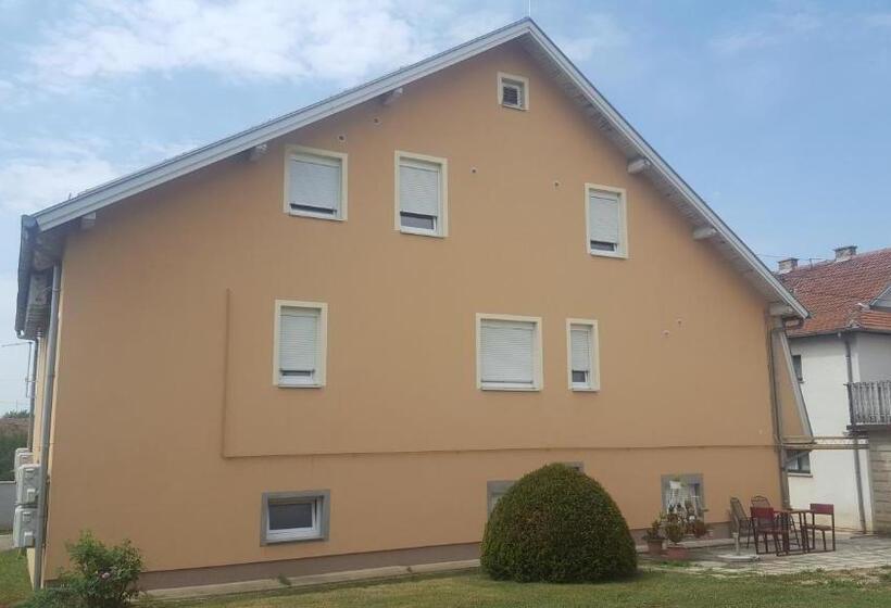 ベッドアンドブレックファースト Sobe Mrak