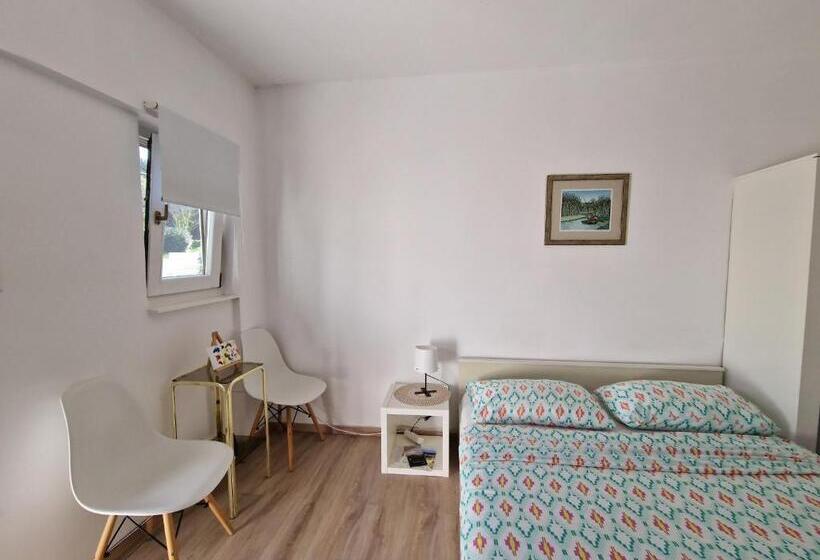 مبيت وإفطار Rooms Lav