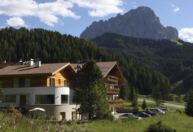 Garni Hotel Rosengarten B&b