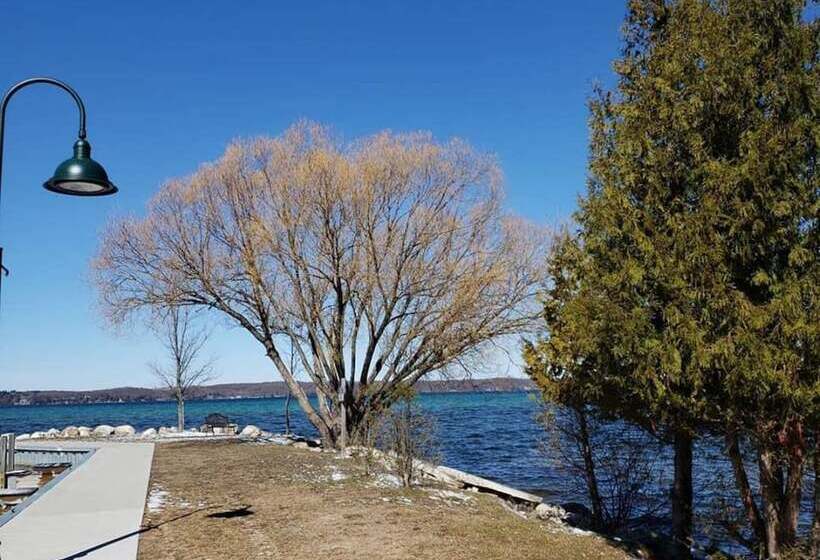 فندق Applesauce Inn B&b