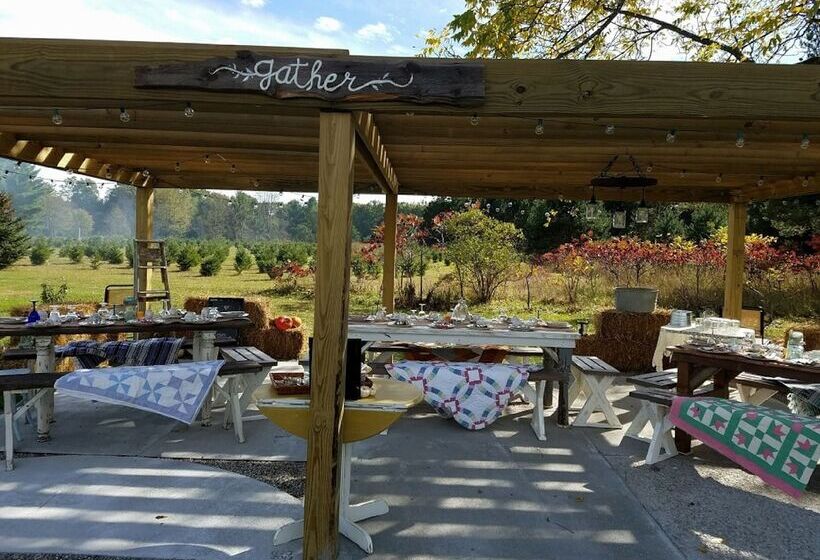 فندق Applesauce Inn B&b