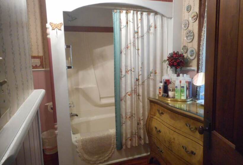 فندق Applesauce Inn B&b