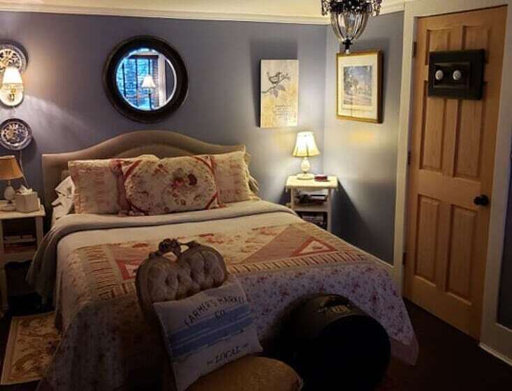 فندق Applesauce Inn B&b