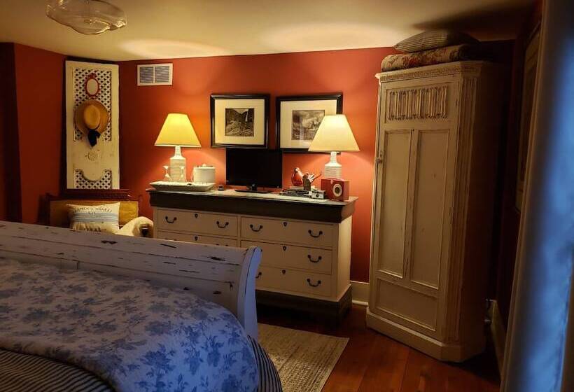 فندق Applesauce Inn B&b