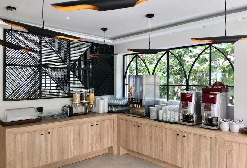 Отель Athens Coast