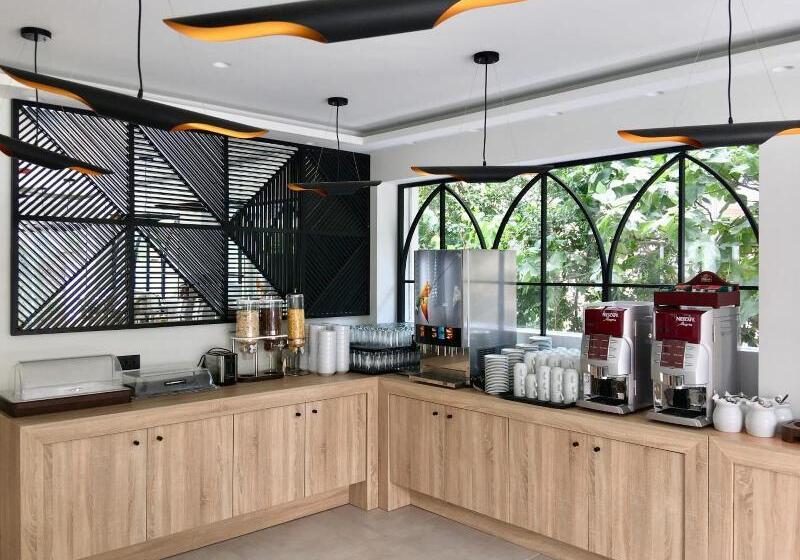 Отель Athens Coast