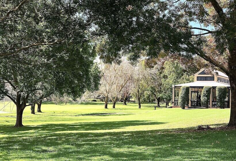 בית מלון כפרי Briars Country Lodge