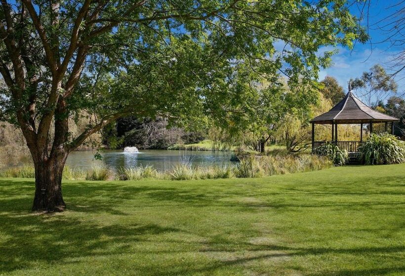 בית מלון כפרי Briars Country Lodge