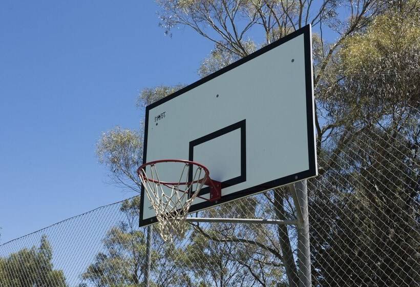 בית מלון כפרי Briars Country Lodge