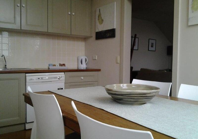 בית מלון כפרי Briars Country Lodge