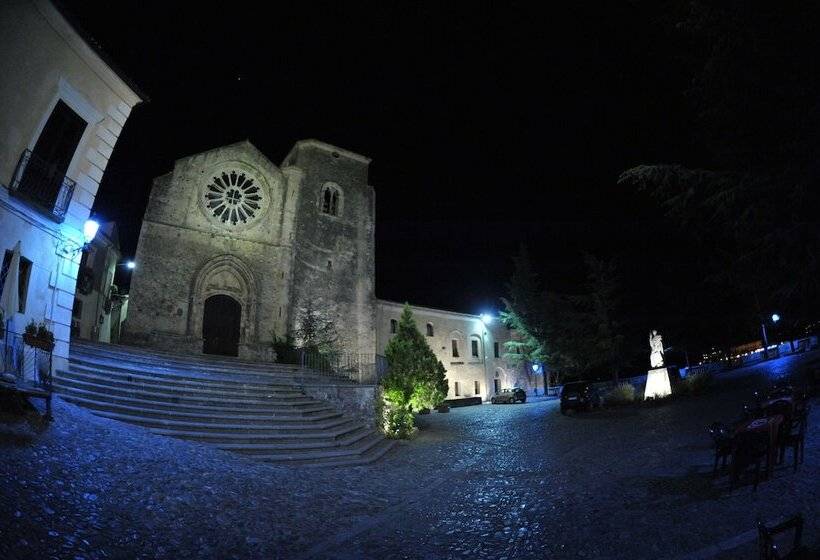 호텔 Castello Di Altomonte