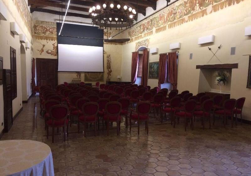 호텔 Castello Di Altomonte