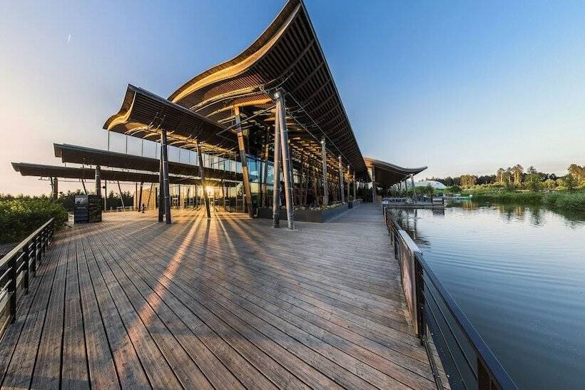 Отель Center Parcs Les Trois Forêts