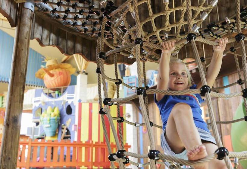 Отель Center Parcs Les Trois Forêts