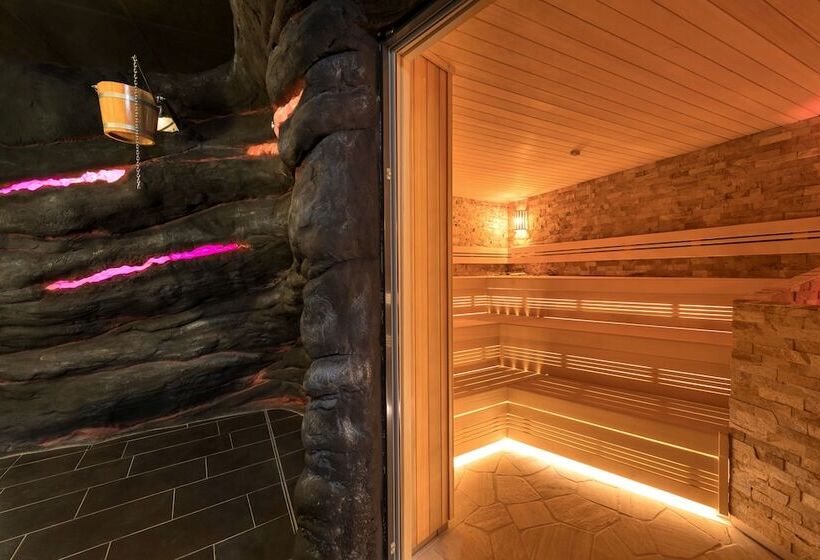 Отель Center Parcs Les Trois Forêts