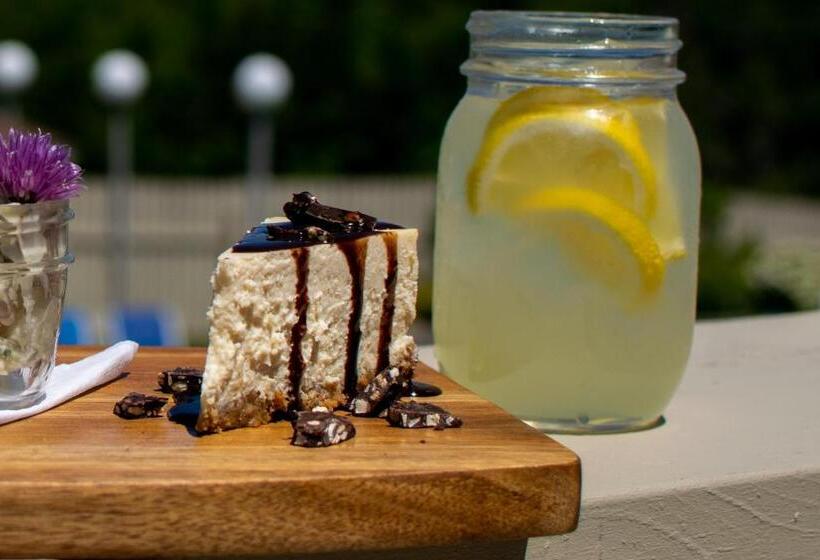 酒店 Clarenville Inn