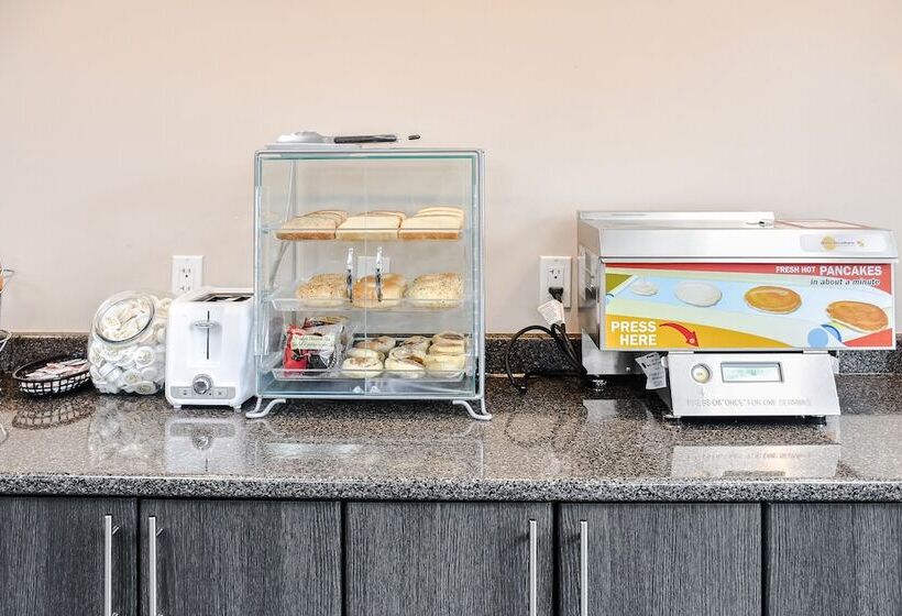 בית מלון כפרי Crest Inn And Suite