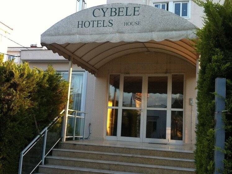 בית מלון כפרי Cybele Pefki