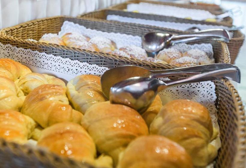 Отель Del Golfo Dependance