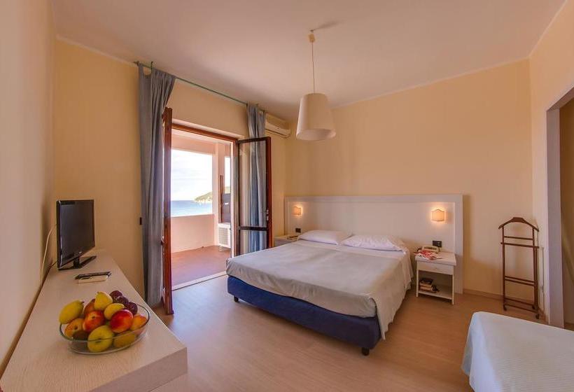 Отель Del Golfo Dependance