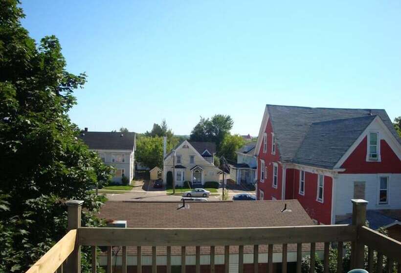 هتل Downtown Bed And Breakfast