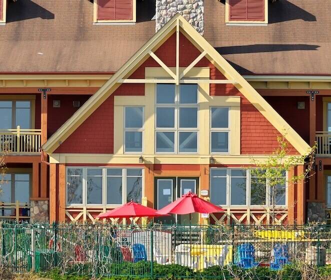 فندق Hilton Grand Vacations Club Blue Mountain Canada