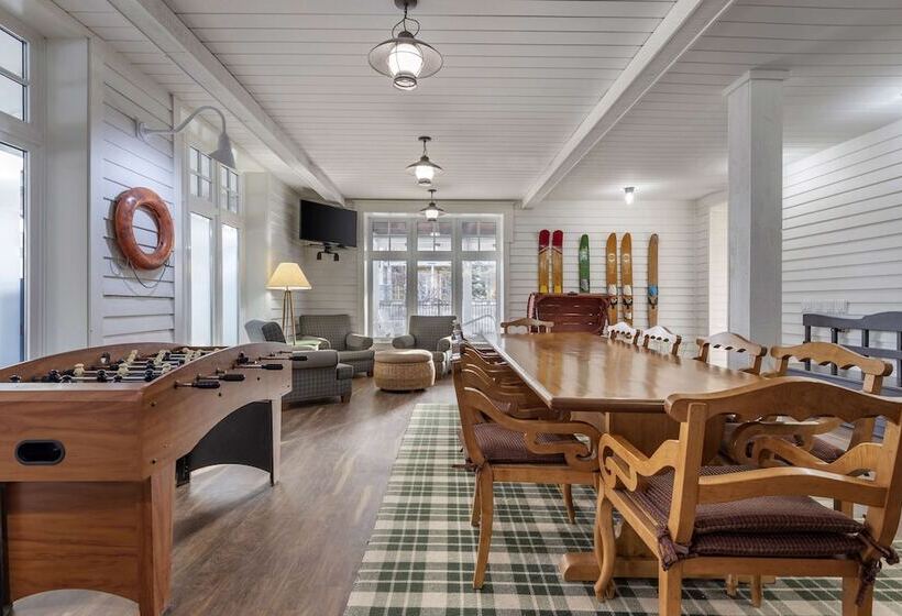 فندق Hilton Grand Vacations Club Blue Mountain Canada