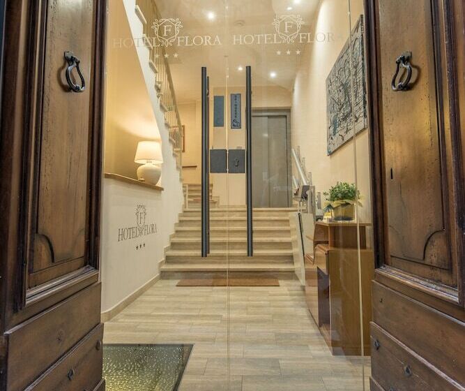 هتل Flora