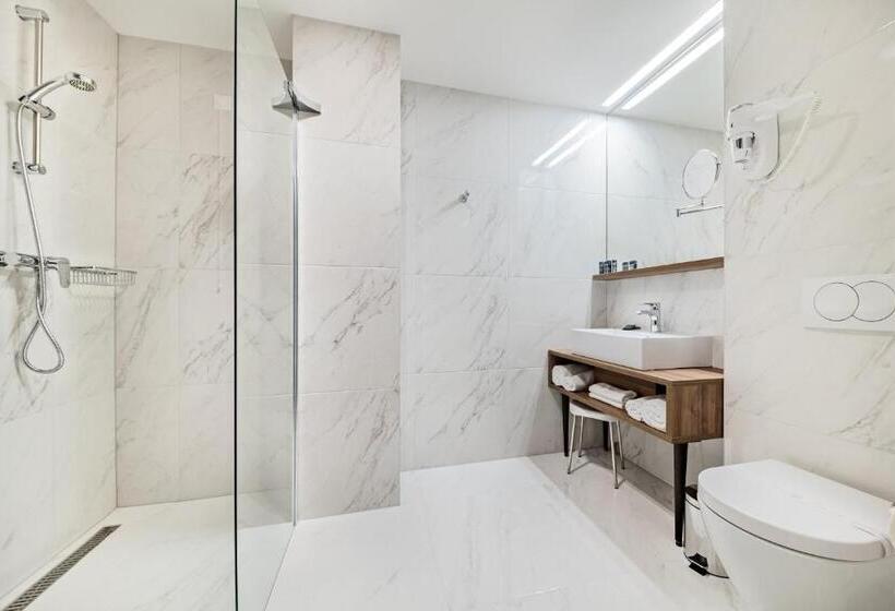 בית מלון כפרי Garden Hill