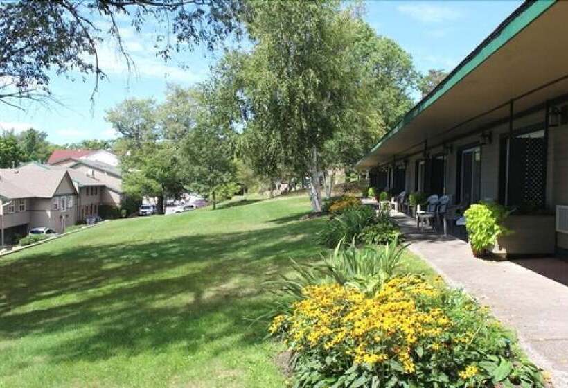 فندق The Glen House Resort