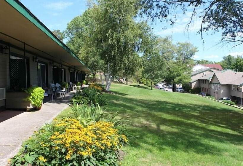 فندق The Glen House Resort