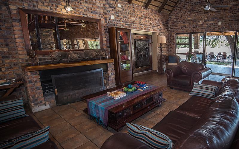 Отель Gomo Gomo Game Lodge