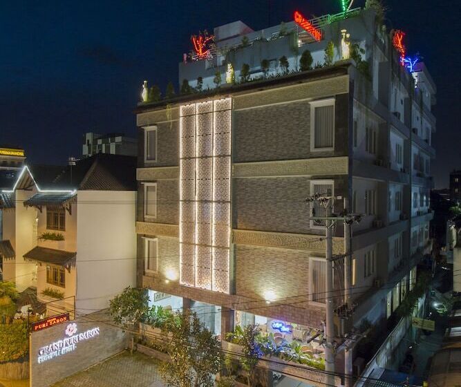 فندق Grand Puri Saron Yogyakarta