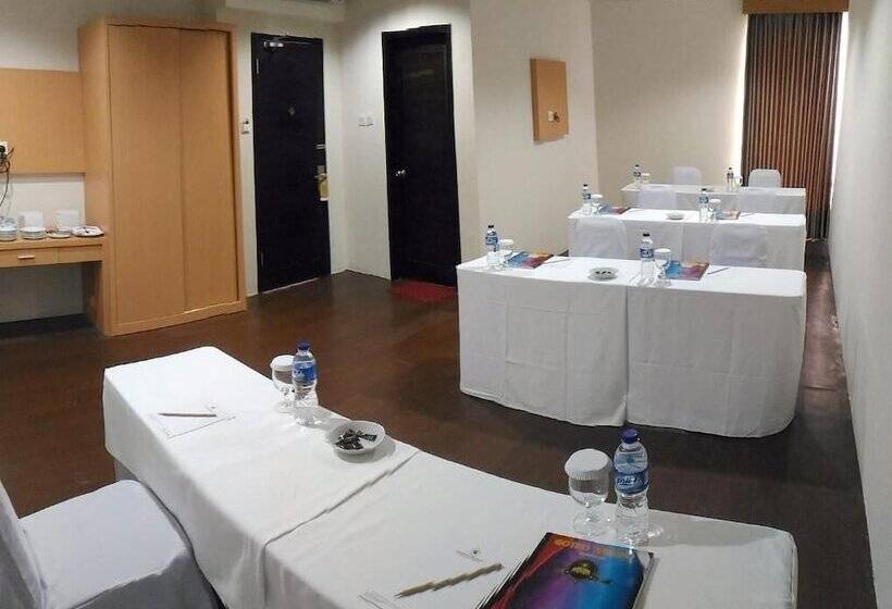 فندق Grand Puri Saron Yogyakarta