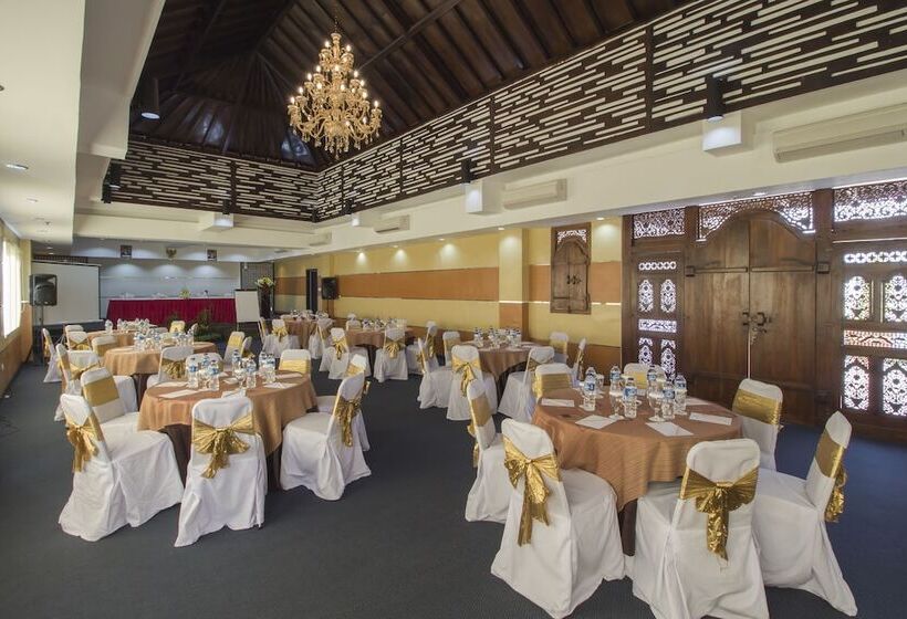 فندق Grand Puri Saron Yogyakarta