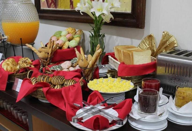 فندق Grand Puri Saron Yogyakarta