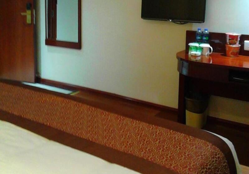 호텔 Greentree Inn Anhui Luan Huoqiu Jianxing Road Express