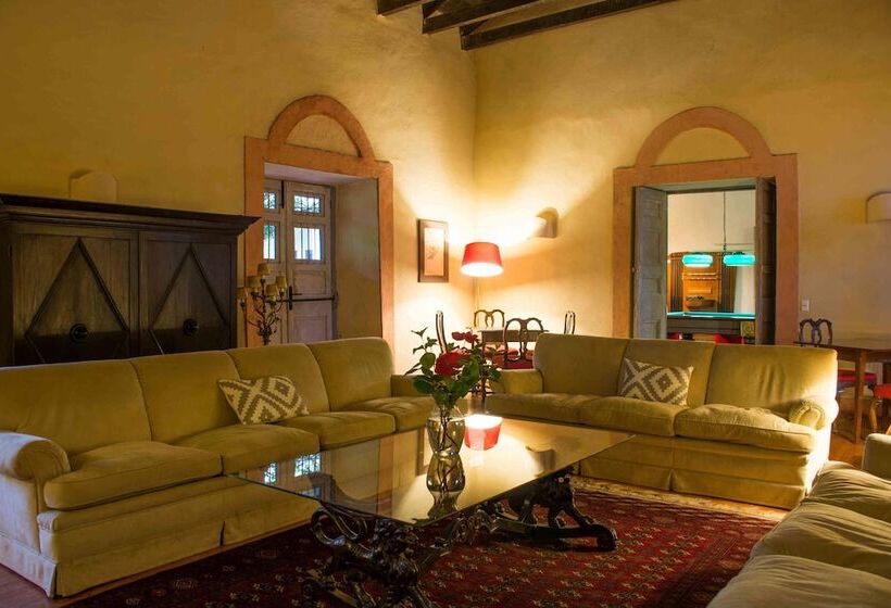 בית מלון כפרי Hacienda Histórica Marchigüe